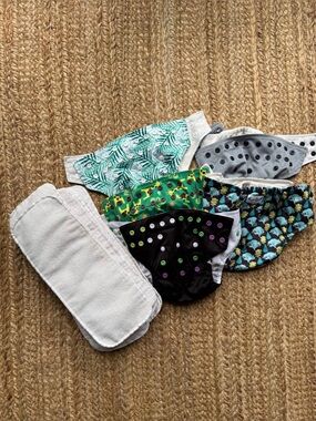 Cloth diaper bundle with inserts